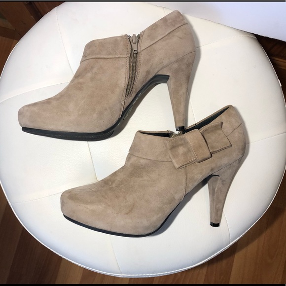 me too suede booties